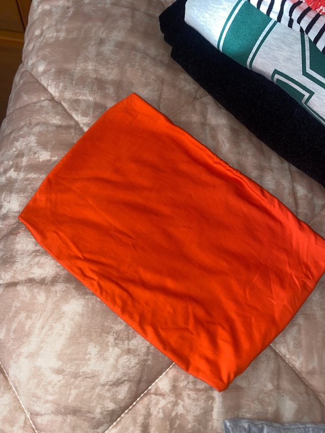 2 tops cortos sin mangas