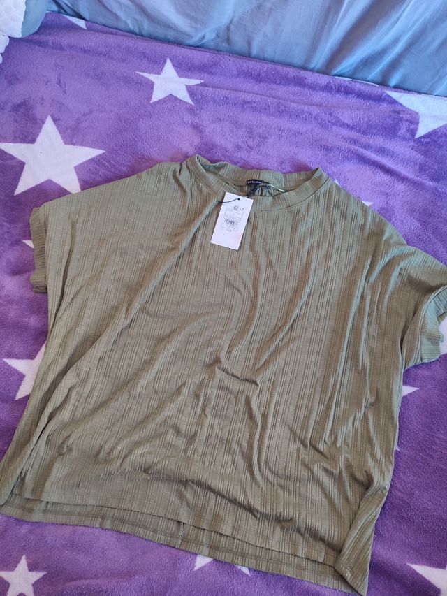 Camiseta verde oliva de canalé