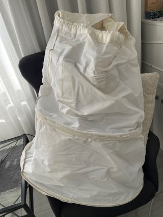 Cancán de fallera blanco con polisón, tres aros.
