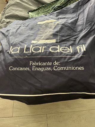 Cancán de fallera blanco con polisón, tres aros.