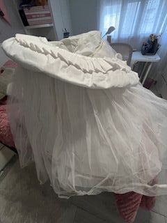 Cancán de fallera blanco con polisón, tres aros.