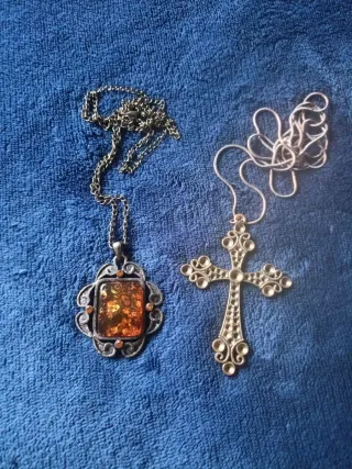 Colgantes antiguos con cadena