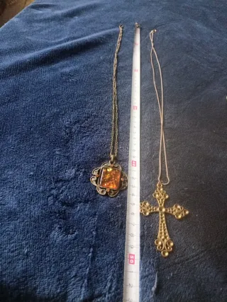 Colgantes antiguos con cadena