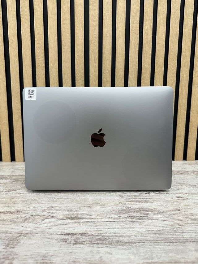 MacBook Air 13" 2020 M1 8gb 256gb SSD