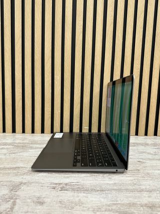 MacBook Air 13" 2020 M1 8gb 256gb SSD