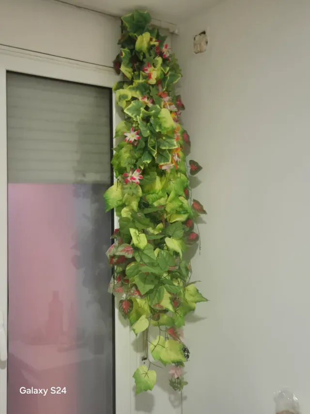Enredaderas artificiales con flores