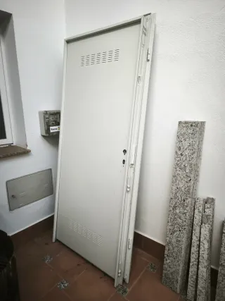 Puertas de trastero, 3 unidades sin estrenar