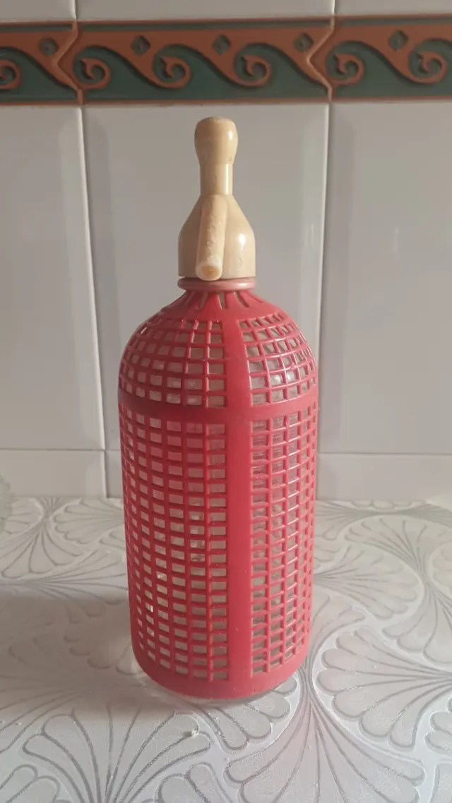 Sifón antiguo rojo y crema