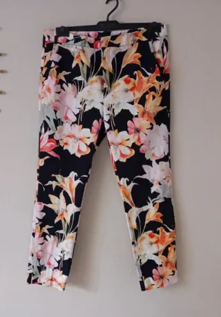 Pantalón estampado floral talla 42