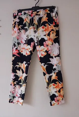 Pantalón estampado floral talla 42