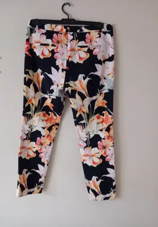 Pantalón estampado floral talla 42