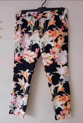 Pantalón estampado floral talla 42