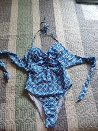 Bañador azul y blanco con estampado