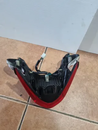 Piloto trasero honda vision 110