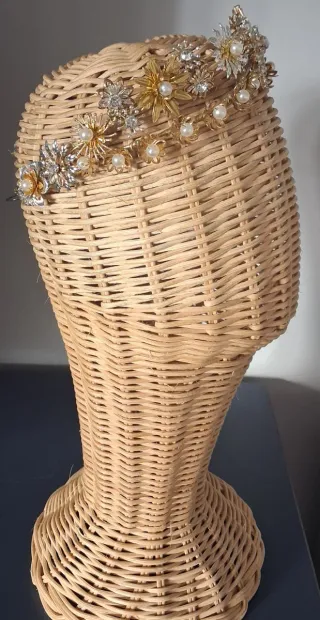 Tiara de Novia Dorada con Perlas y Cristales