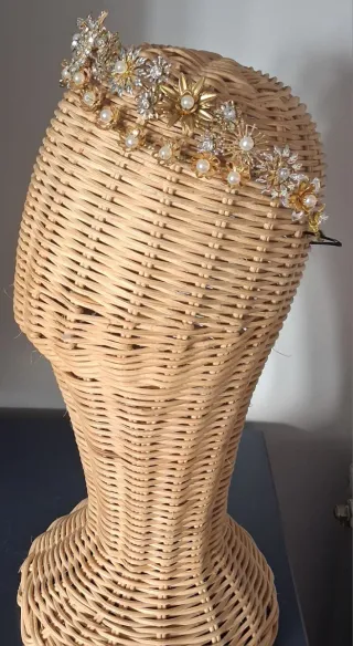 Tiara de Novia Dorada con Perlas y Cristales