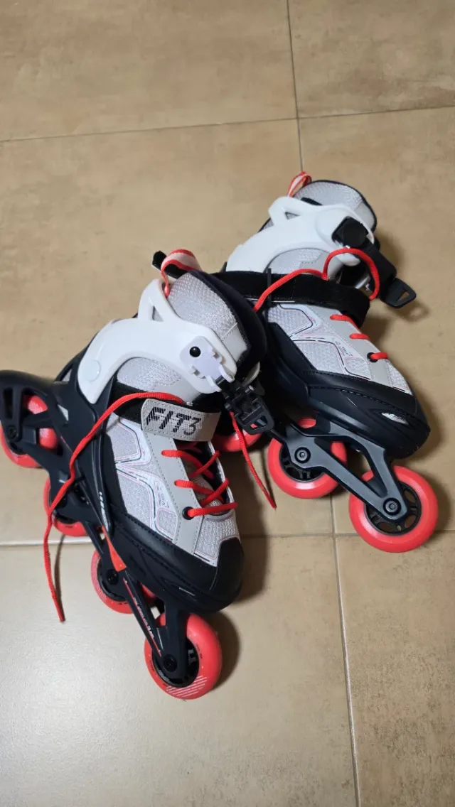 Patines ajustables niño/niña.  Talla 35-38