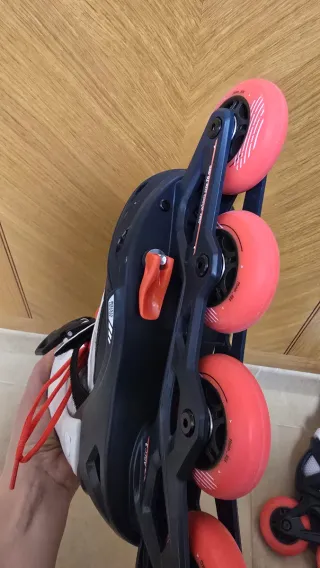 Patines ajustables niño/niña.  Talla 35-38