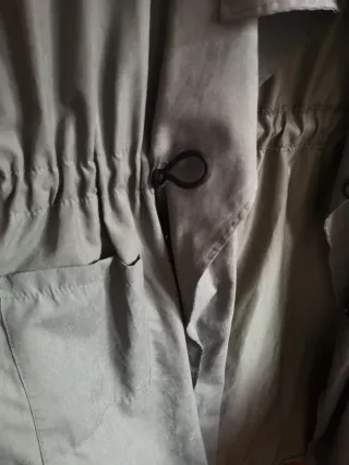 Gabardina verde oliva talla única sin estrenar