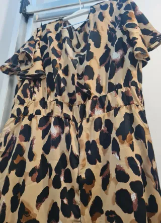 Mono vaporoso y cómodo con estampado animal print