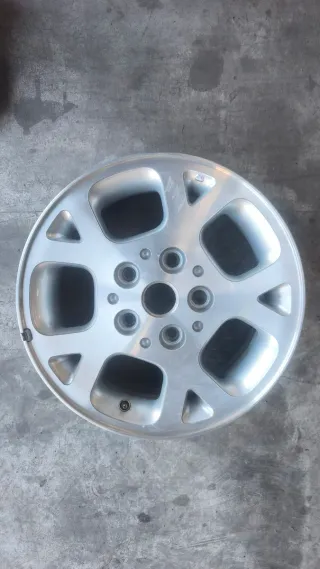 Llanta Jeep Grand Cherokee 16"