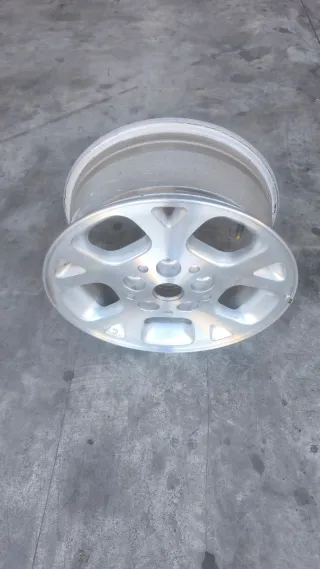 Llanta Jeep Grand Cherokee 16"