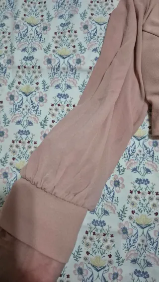 Blusa corta, manga larga