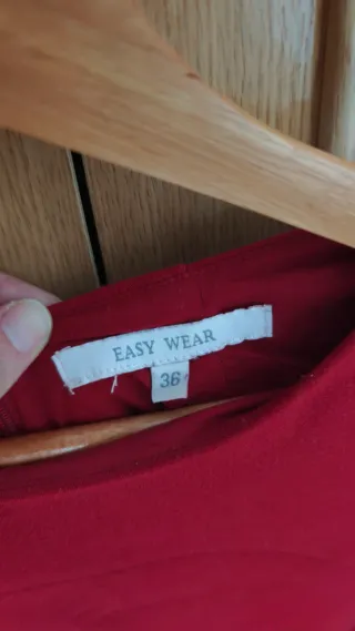 Vestido rojo media manga con vuelo