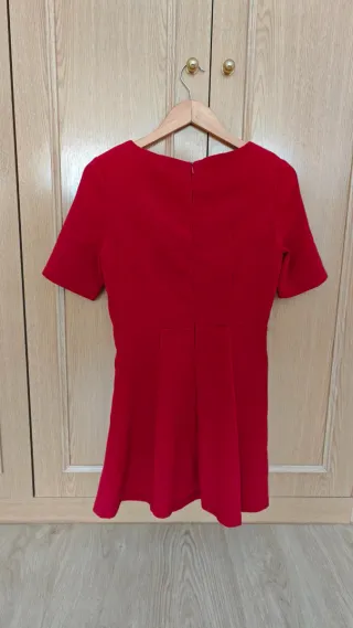 Vestido rojo media manga con vuelo