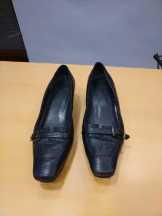 Zapatos Arche tacón bajo negros