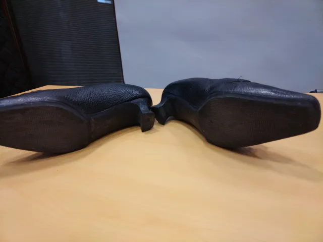 Zapatos Arche tacón bajo negros