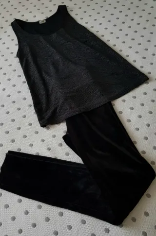 Conjunto S: Leggings negros y camiseta tirantes