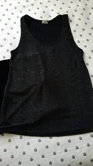 Conjunto S: Leggings negros y camiseta tirantes