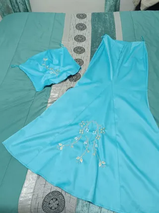 Conjunto fiesta raso azul con bordado