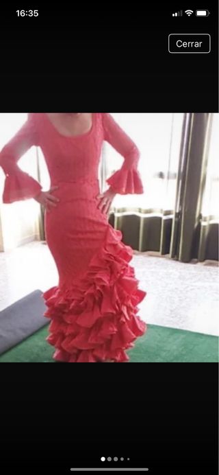 Traje de flamenca rojo con volantes
