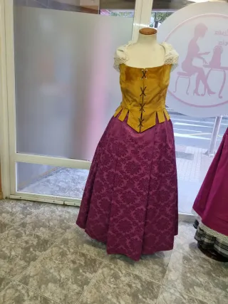 Traje Baturra Amarillo y Morado