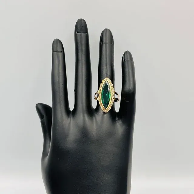 LANZADERA PIEDRA VERDE Y CIRCONITAS. Ouro 18k.