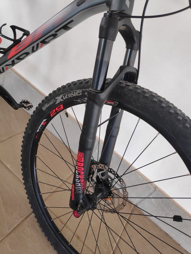 Bicicleta de Montaña Gris y Roja