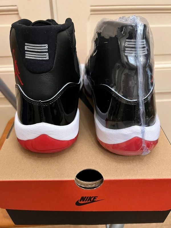 Jordan 11 Retro Playoffs Bred Talla 44 Sin Usar