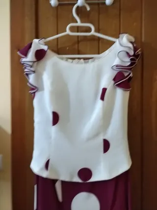 Vestido Rociero Blanco y Morado.