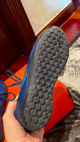 Botas Fútbol Kipsta Multitaco Talla 35