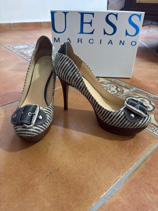 Zapatos Guess tacón rayas hebilla