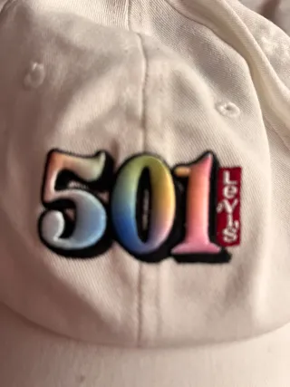 Gorra blanca bordada 501 Levi’s – nueva