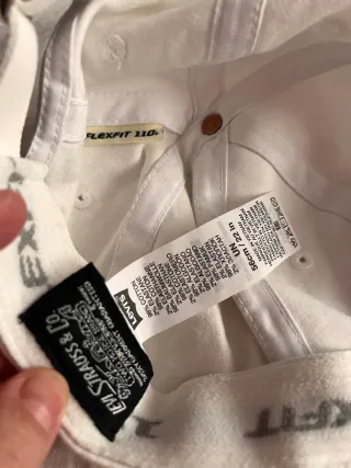 Gorra blanca bordada 501 Levi’s – nueva