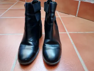 Botines ZARA negros tacón