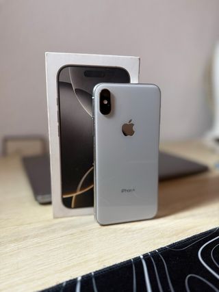 iPhone X Argento