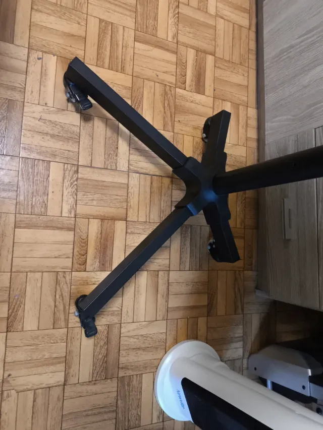 Soporte TV con ruedas y bandeja