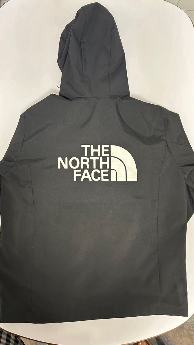 Cortavientos The North Face Negro
