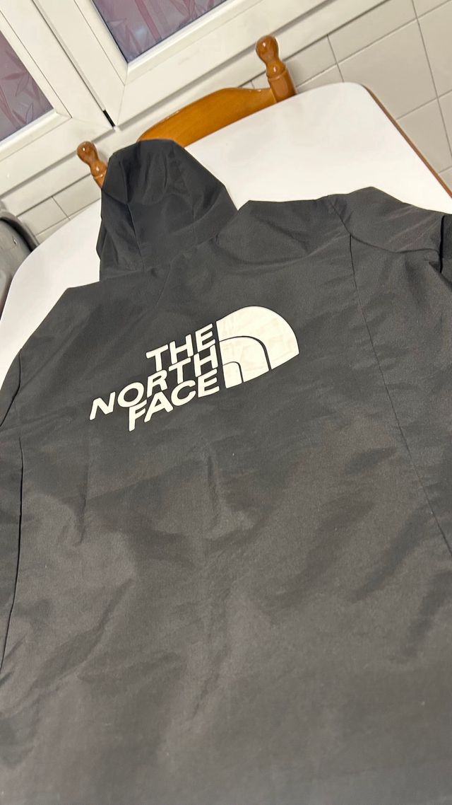 Cortavientos The North Face Negro