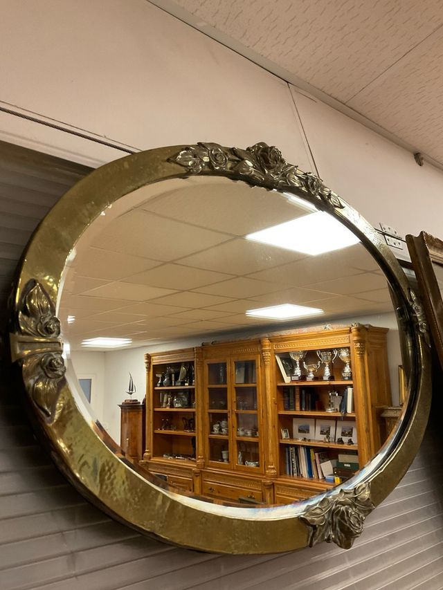 Specchio ovale in ottone antico